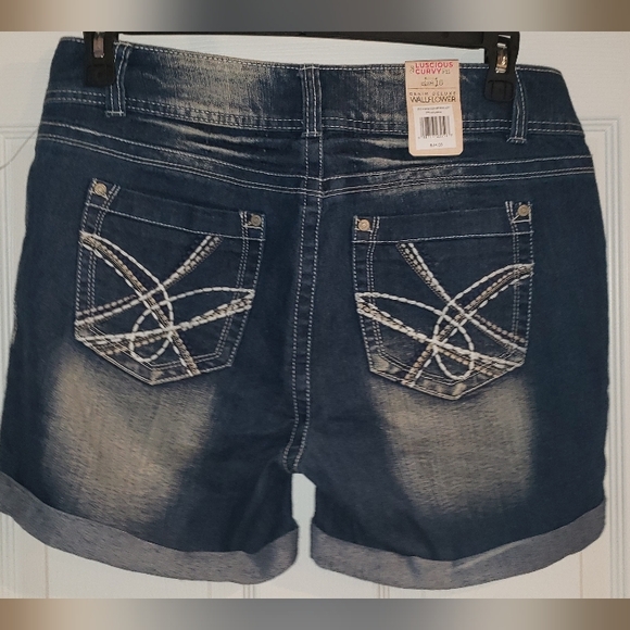 LUSCIOUS CURVY DENIM DELUXE WALLFLOWER JEAN SHORTS SIZE 15 - Picture 2 of 4